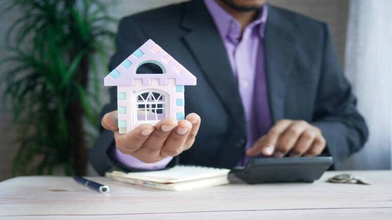 Licensed Arizona real estate agent Aleksandra Kadzielawski explains home equity investment options for Scottsdale and Phoenix homeowners.
