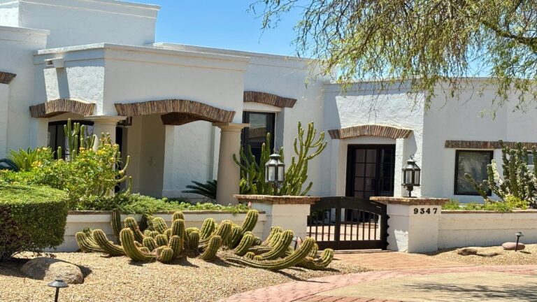 Comparison of HECM and HELOC costs for Scottsdale homeowners.