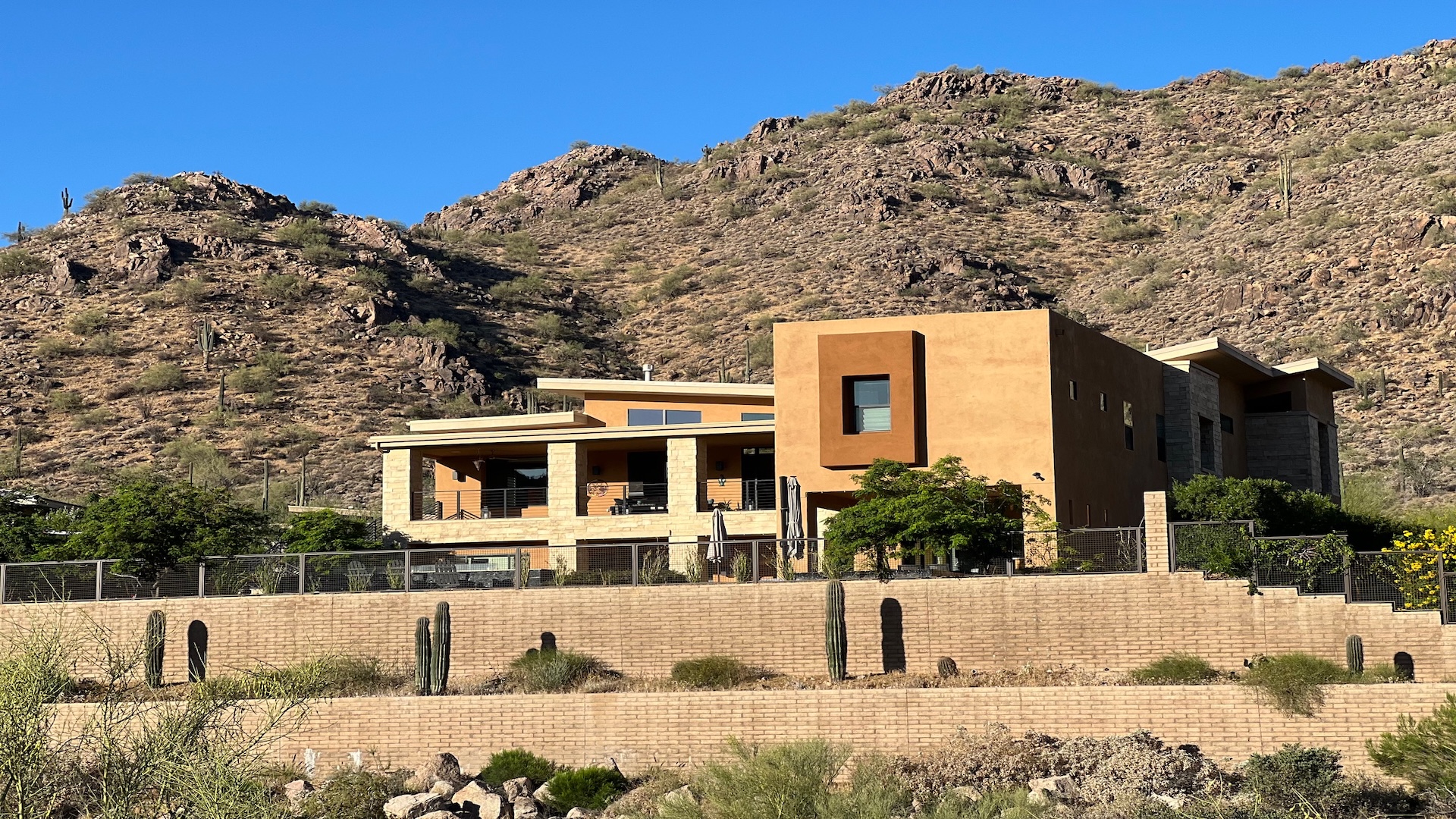 Scottsdale Arizona home representing HELOC qualification requirements for Phoenix Valley homeowners in 2026