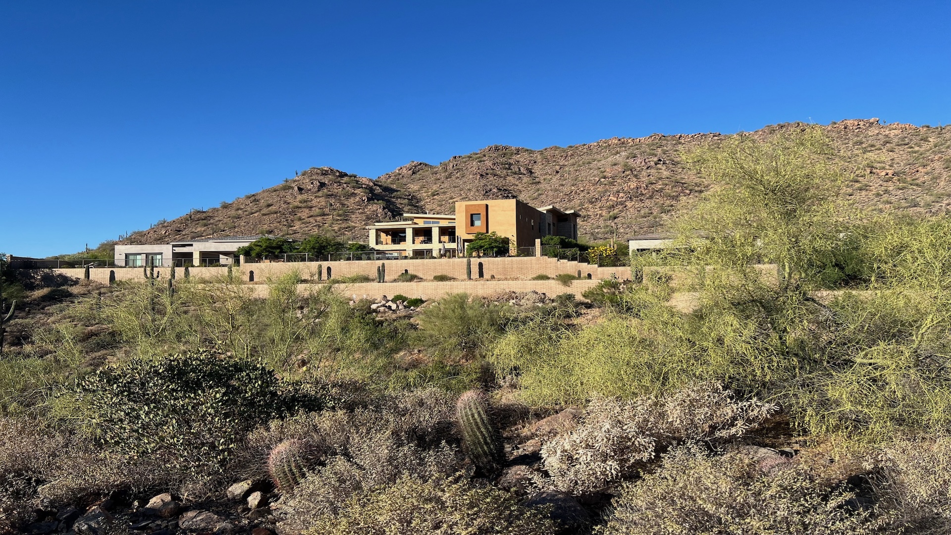 Luxury Scottsdale Arizona home representing jumbo reverse mortgage options for Paradise Valley and DC Ranch homeowners in 2026