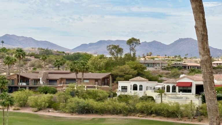 Fountain Hills, AZ golf course neighborhood