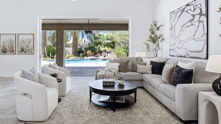 Luxury Scottsdale Arizona home living room